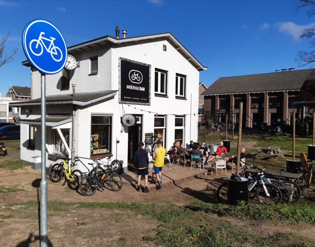 Anderhalf Bar